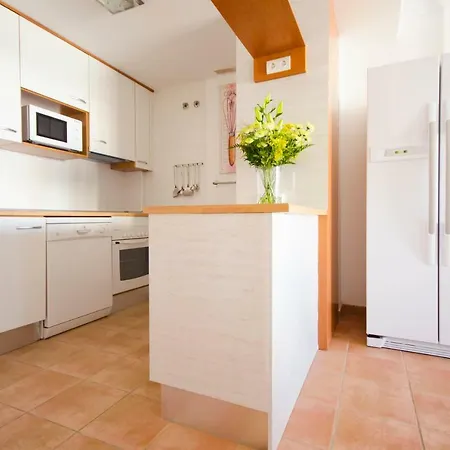 Dom wakacyjny Modern Duplex With Heated Pool & 360° Sea Views